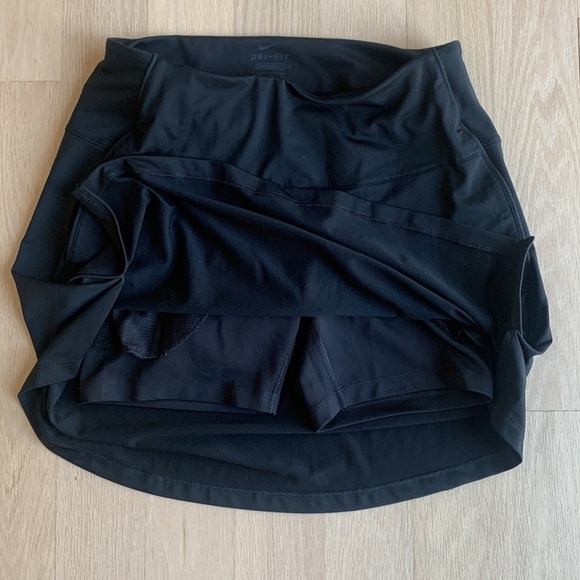 NIKE Dri-Fit  Standard Fit Black Golf Skort size S - Picture 3 of 5
